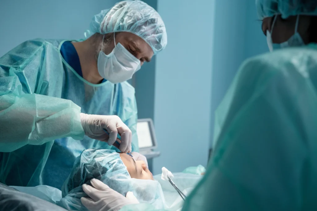 Cataract Surgery in Chesterfield UK by Cataract Surgeon & Ophthalmologist Dr Manu Mathew